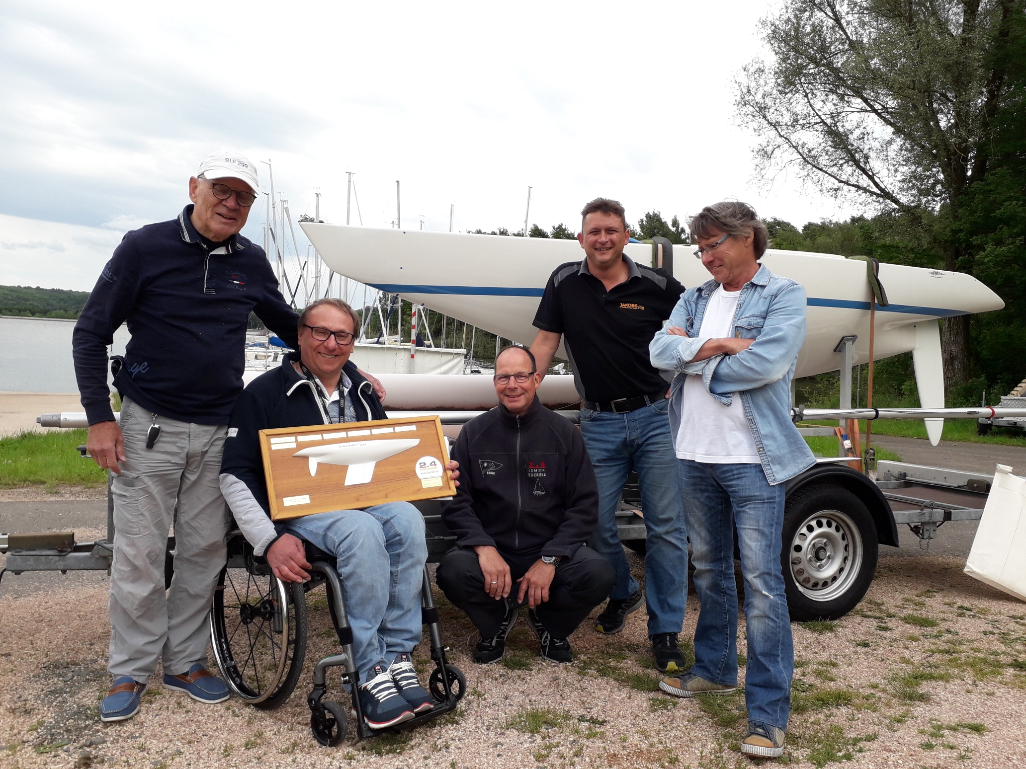 2.4mR KV stellt Regattaboot zur Verfügung<span class="rmp-archive-results-widget rmp-archive-results-widget--not-rated"><i class=" rmp-icon rmp-icon--ratings rmp-icon--trophy "></i><i class=" rmp-icon rmp-icon--ratings rmp-icon--trophy "></i><i class=" rmp-icon rmp-icon--ratings rmp-icon--trophy "></i><i class=" rmp-icon rmp-icon--ratings rmp-icon--trophy "></i><i class=" rmp-icon rmp-icon--ratings rmp-icon--trophy "></i> <span>0 (0)</span></span>